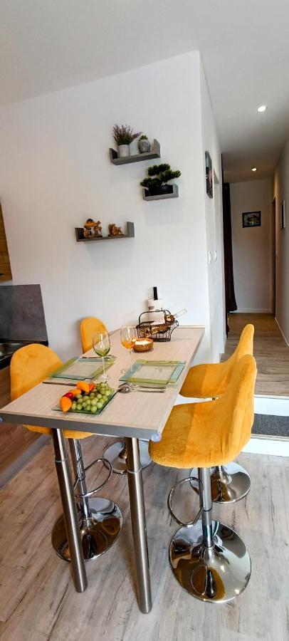 Le Cosyhome Michelais I Grand Parking & Netflix & Salon De Jardin * Saint-Michel-le-Cloucq